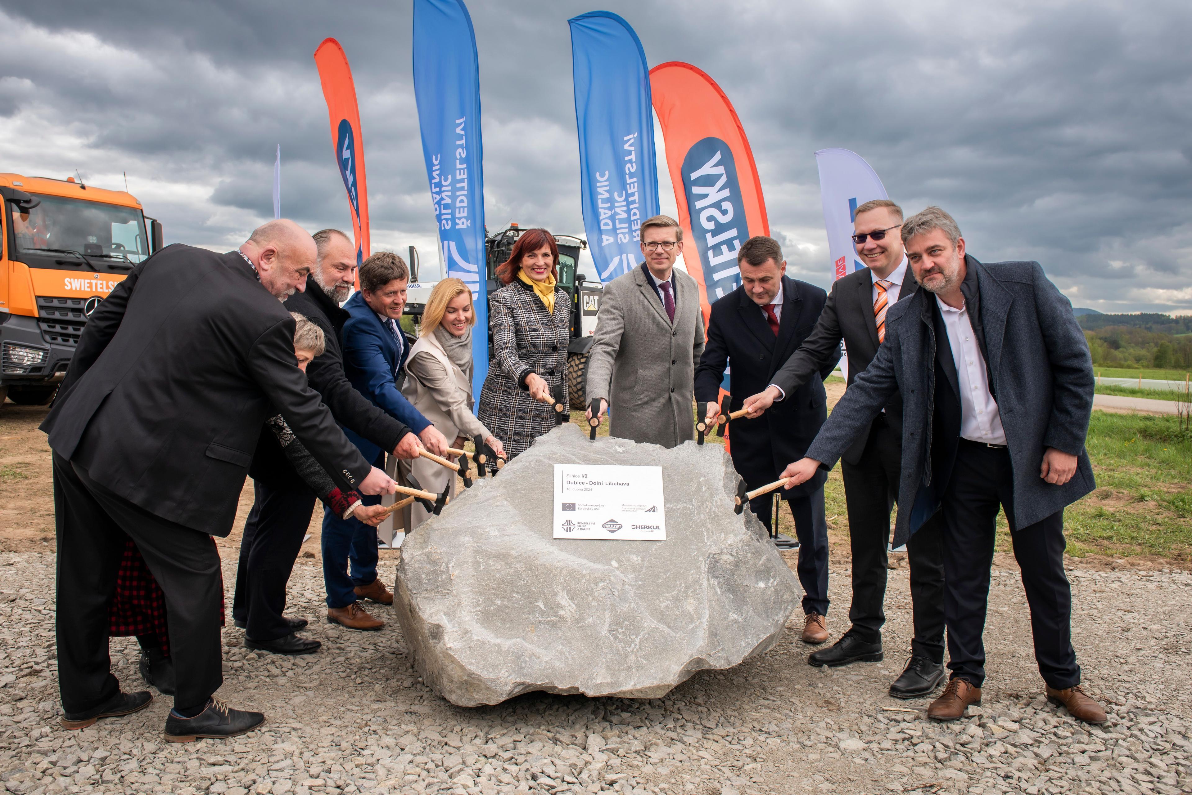 Společnost HERKUL a.s. dceřiná společnost AVE CZ se bude podílet na stavbě dálničního obchvatu České Lípy.